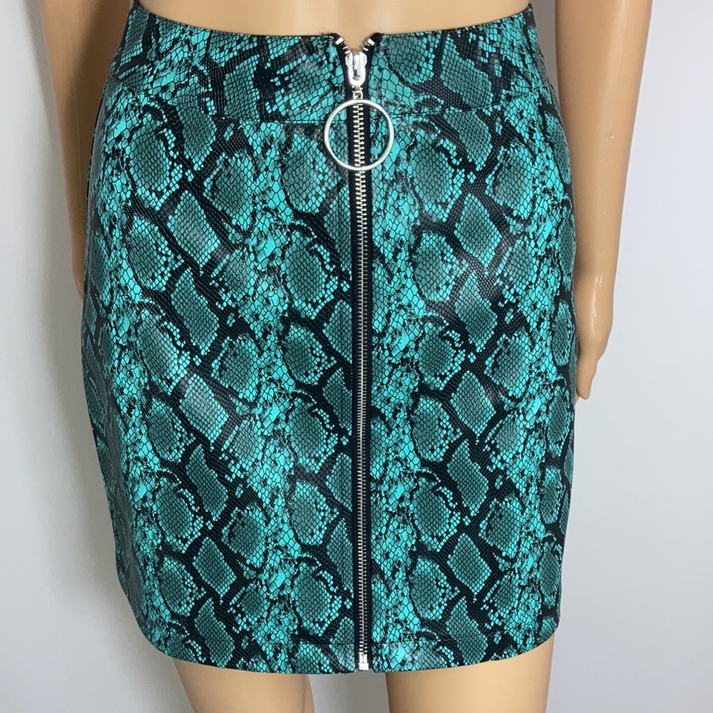 NWT!!! Tiger Mist Tash Snake Print Faux-Leather Skirt W/ O-ring Pull Zipper